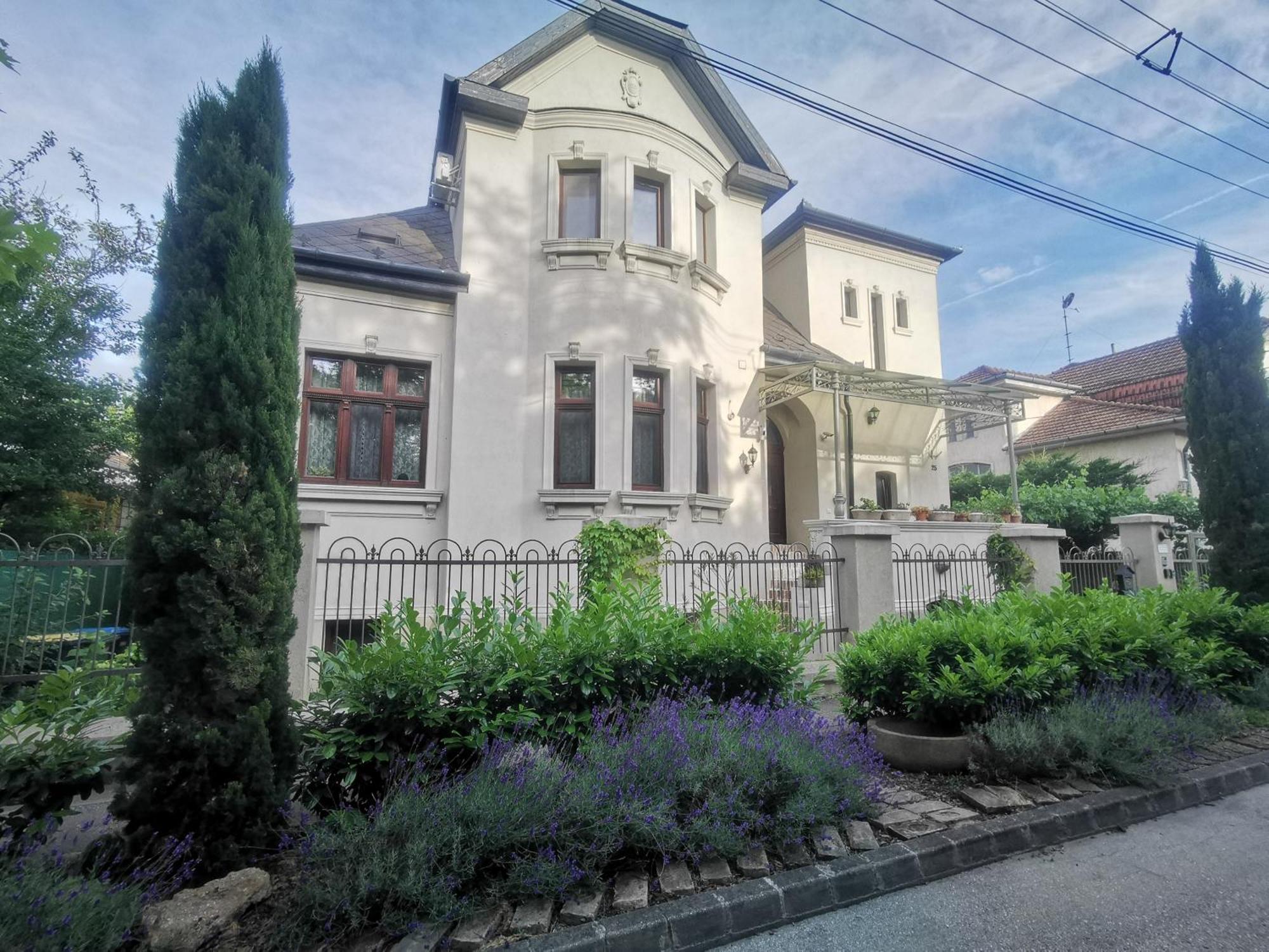 Kuria Apartman Budapest With Free Parking Exterior photo
